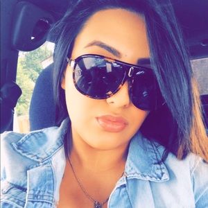 Meet your Posher, Vanessa